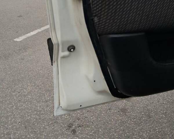 Белый Фольксваген Пассат, объемом двигателя 1.8 л и пробегом 410 тыс. км за 2500 $, фото 12 на Automoto.ua