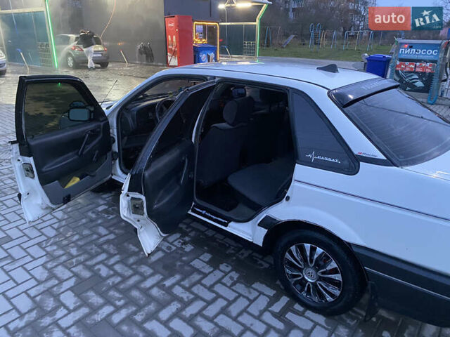 Белый Фольксваген Пассат, объемом двигателя 1.78 л и пробегом 401 тыс. км за 2000 $, фото 9 на Automoto.ua