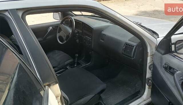 Белый Фольксваген Пассат, объемом двигателя 1.8 л и пробегом 450 тыс. км за 1700 $, фото 5 на Automoto.ua