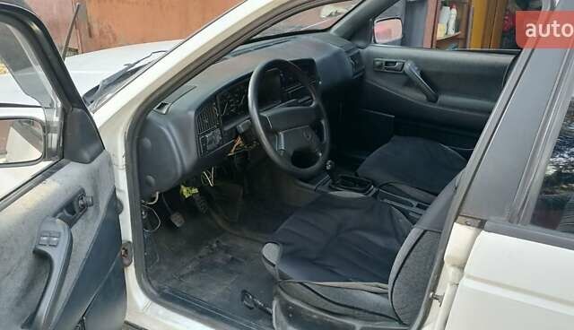 Белый Фольксваген Пассат, объемом двигателя 1.8 л и пробегом 450 тыс. км за 1700 $, фото 8 на Automoto.ua