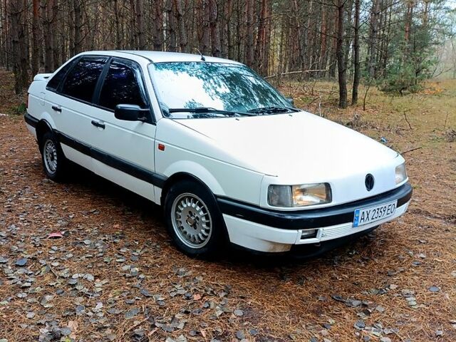 Белый Фольксваген Пассат, объемом двигателя 2 л и пробегом 380 тыс. км за 1500 $, фото 1 на Automoto.ua