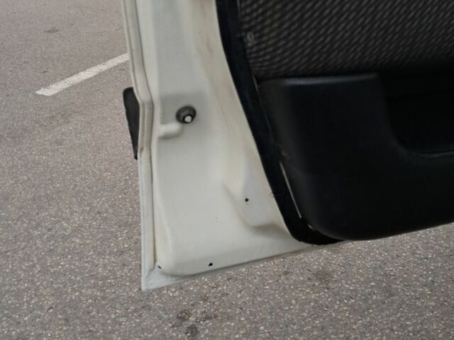 Белый Фольксваген Пассат, объемом двигателя 1.8 л и пробегом 410 тыс. км за 2500 $, фото 13 на Automoto.ua