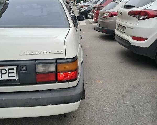 Белый Фольксваген Пассат, объемом двигателя 1.8 л и пробегом 410 тыс. км за 2500 $, фото 4 на Automoto.ua