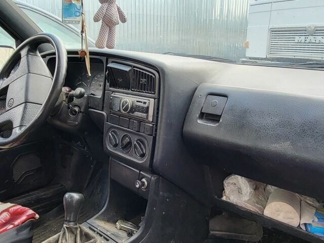 Белый Фольксваген Пассат, объемом двигателя 1.8 л и пробегом 300 тыс. км за 1200 $, фото 5 на Automoto.ua