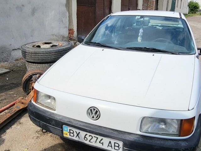 Белый Фольксваген Пассат, объемом двигателя 1.8 л и пробегом 300 тыс. км за 1200 $, фото 1 на Automoto.ua