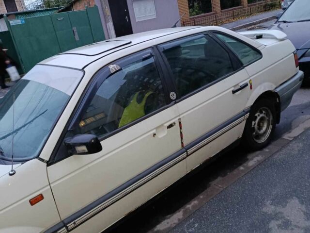 Белый Фольксваген Пассат, объемом двигателя 1.8 л и пробегом 1 тыс. км за 1600 $, фото 1 на Automoto.ua