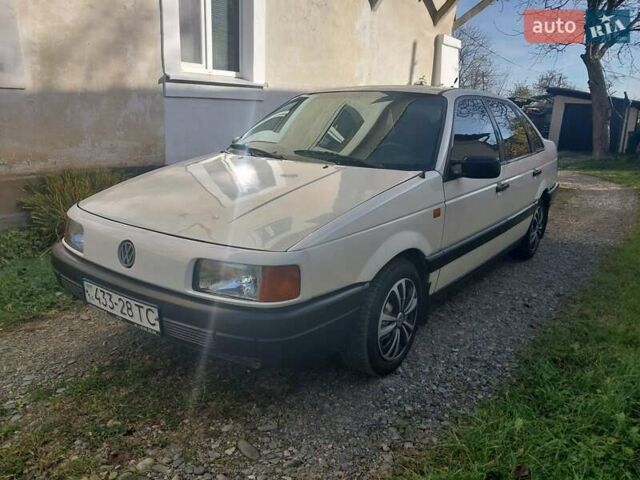 Білий Фольксваген Пассат, об'ємом двигуна 1.8 л та пробігом 279 тис. км за 1299 $, фото 13 на Automoto.ua