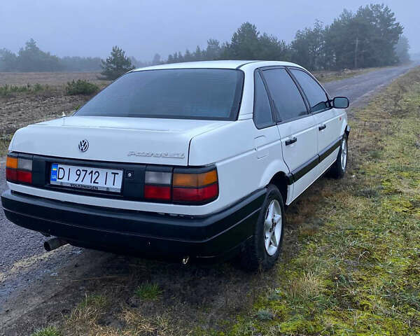 Белый Фольксваген Пассат, объемом двигателя 1.78 л и пробегом 307 тыс. км за 2500 $, фото 3 на Automoto.ua