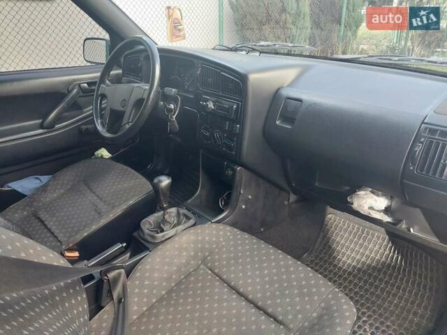 Білий Фольксваген Пассат, об'ємом двигуна 1.8 л та пробігом 279 тис. км за 1299 $, фото 1 на Automoto.ua