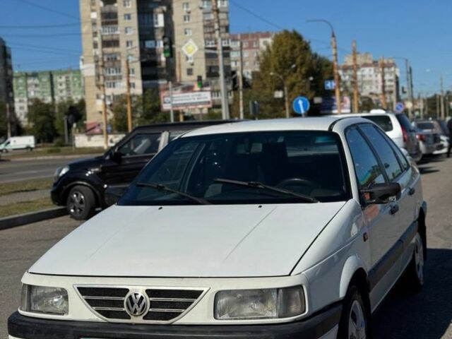 Белый Фольксваген Пассат, объемом двигателя 2 л и пробегом 200 тыс. км за 1399 $, фото 1 на Automoto.ua