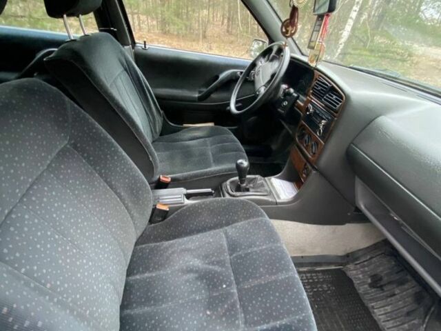 Белый Фольксваген Пассат, объемом двигателя 2 л и пробегом 310 тыс. км за 2200 $, фото 7 на Automoto.ua