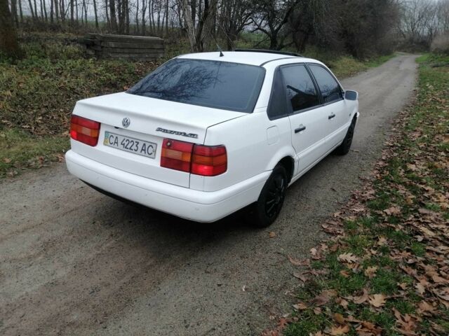 Белый Фольксваген Пассат, объемом двигателя 2 л и пробегом 100 тыс. км за 1500 $, фото 6 на Automoto.ua