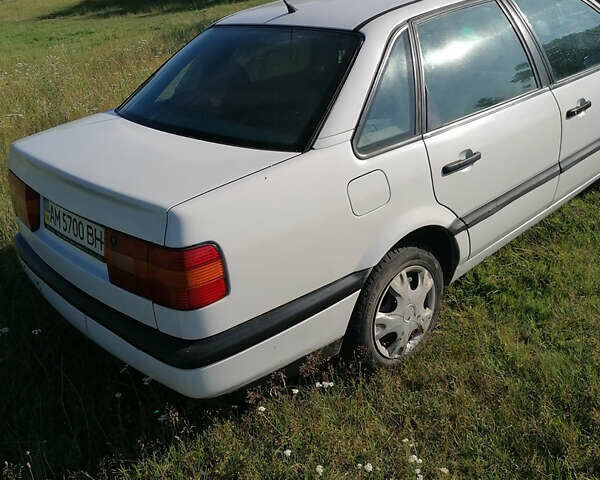 Белый Фольксваген Пассат, объемом двигателя 2 л и пробегом 310 тыс. км за 2200 $, фото 2 на Automoto.ua