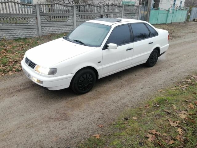 Белый Фольксваген Пассат, объемом двигателя 2 л и пробегом 100 тыс. км за 1500 $, фото 1 на Automoto.ua