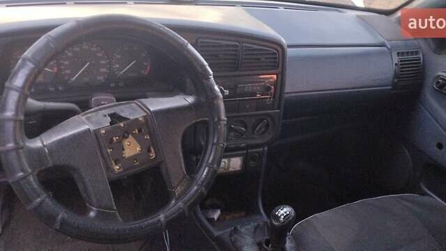 Білий Фольксваген Пассат, об'ємом двигуна 1.8 л та пробігом 300 тис. км за 1100 $, фото 7 на Automoto.ua