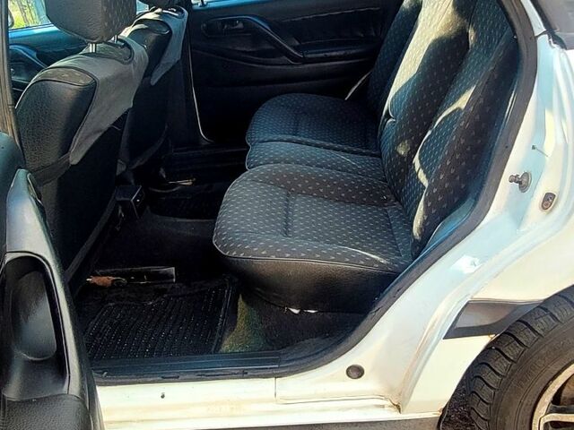 Білий Фольксваген Пассат, об'ємом двигуна 1.9 л та пробігом 300 тис. км за 2600 $, фото 7 на Automoto.ua