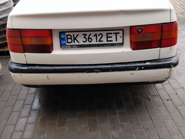 Белый Фольксваген Пассат, объемом двигателя 2 л и пробегом 400 тыс. км за 2100 $, фото 3 на Automoto.ua