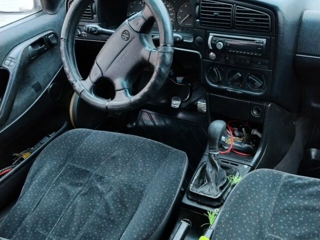 Белый Фольксваген Пассат, объемом двигателя 2 л и пробегом 400 тыс. км за 2100 $, фото 13 на Automoto.ua