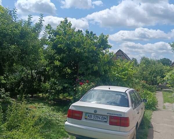 Белый Фольксваген Пассат, объемом двигателя 1.78 л и пробегом 150 тыс. км за 2600 $, фото 6 на Automoto.ua