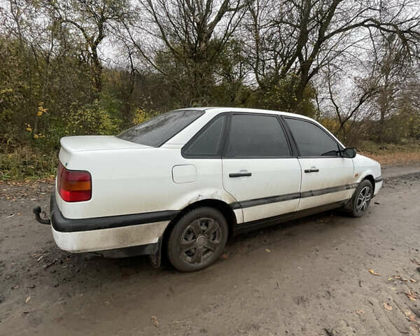 Белый Фольксваген Пассат, объемом двигателя 1.9 л и пробегом 450 тыс. км за 2350 $, фото 3 на Automoto.ua