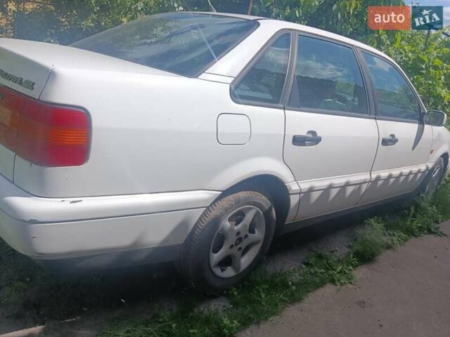 Белый Фольксваген Пассат, объемом двигателя 1.78 л и пробегом 220 тыс. км за 2600 $, фото 6 на Automoto.ua