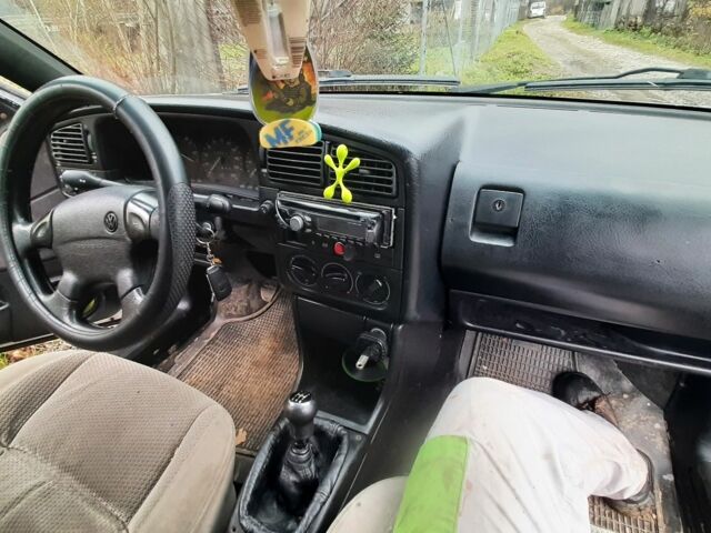 Белый Фольксваген Пассат, объемом двигателя 0 л и пробегом 11 тыс. км за 1800 $, фото 1 на Automoto.ua