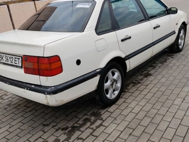 Белый Фольксваген Пассат, объемом двигателя 2 л и пробегом 400 тыс. км за 2100 $, фото 8 на Automoto.ua