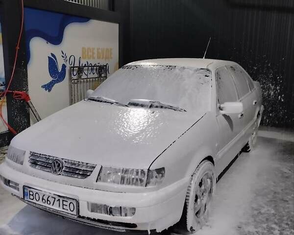 Белый Фольксваген Пассат, объемом двигателя 2 л и пробегом 220 тыс. км за 1800 $, фото 10 на Automoto.ua