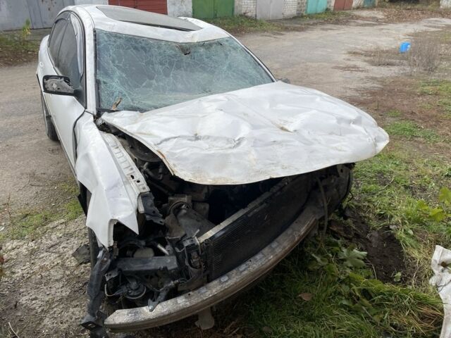 Белый Фольксваген Пассат, объемом двигателя 1.8 л и пробегом 300 тыс. км за 700 $, фото 3 на Automoto.ua