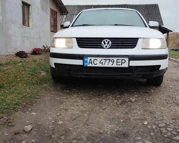 Белый Фольксваген Пассат, объемом двигателя 1.9 л и пробегом 400 тыс. км за 3300 $, фото 3 на Automoto.ua