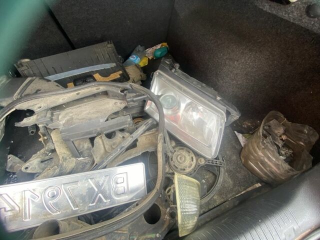 Белый Фольксваген Пассат, объемом двигателя 1.8 л и пробегом 350 тыс. км за 1350 $, фото 3 на Automoto.ua