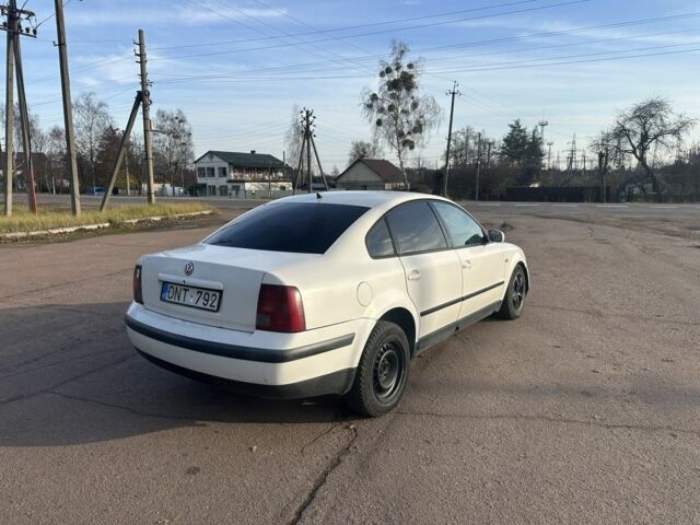 Білий Фольксваген Пассат, об'ємом двигуна 0 л та пробігом 462 тис. км за 1499 $, фото 5 на Automoto.ua