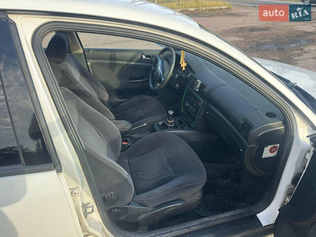 Білий Фольксваген Пассат, об'ємом двигуна 1.9 л та пробігом 462 тис. км за 1499 $, фото 9 на Automoto.ua