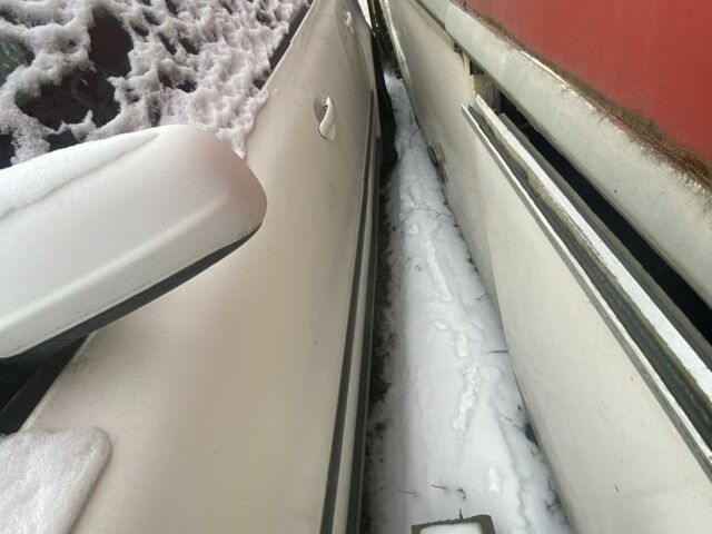 Белый Фольксваген Пассат, объемом двигателя 1.8 л и пробегом 350 тыс. км за 1350 $, фото 4 на Automoto.ua