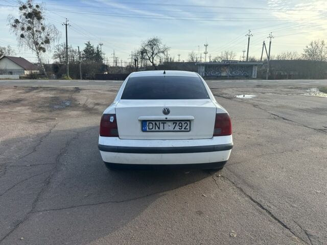 Білий Фольксваген Пассат, об'ємом двигуна 0 л та пробігом 462 тис. км за 1499 $, фото 4 на Automoto.ua