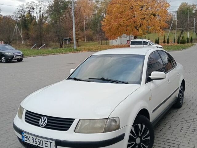 Белый Фольксваген Пассат, объемом двигателя 0 л и пробегом 320 тыс. км за 2650 $, фото 7 на Automoto.ua