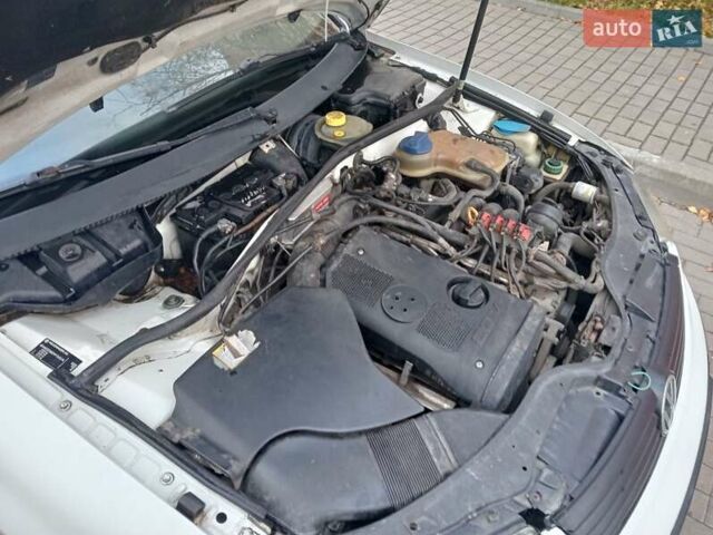 Белый Фольксваген Пассат, объемом двигателя 1.8 л и пробегом 323 тыс. км за 2799 $, фото 15 на Automoto.ua