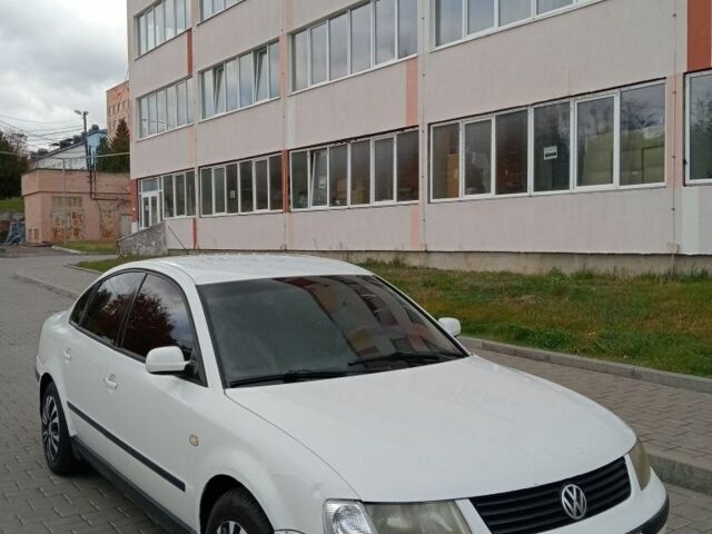 Белый Фольксваген Пассат, объемом двигателя 0 л и пробегом 320 тыс. км за 2650 $, фото 5 на Automoto.ua