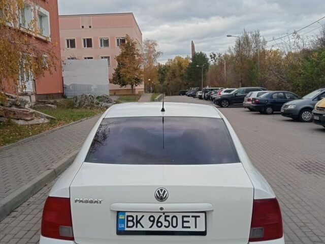 Белый Фольксваген Пассат, объемом двигателя 0 л и пробегом 320 тыс. км за 2650 $, фото 11 на Automoto.ua