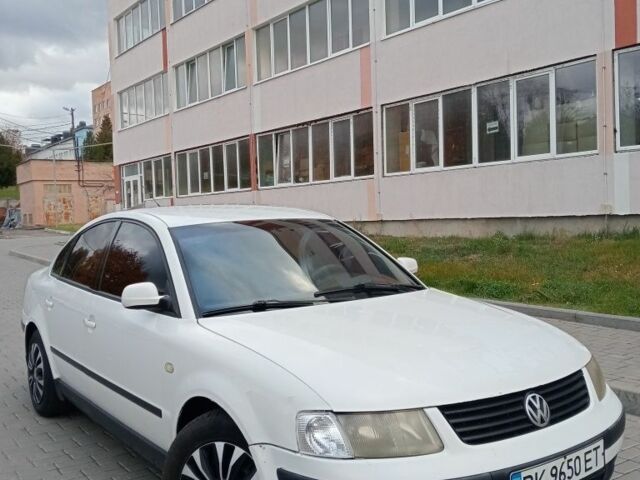 Белый Фольксваген Пассат, объемом двигателя 0 л и пробегом 320 тыс. км за 2650 $, фото 6 на Automoto.ua