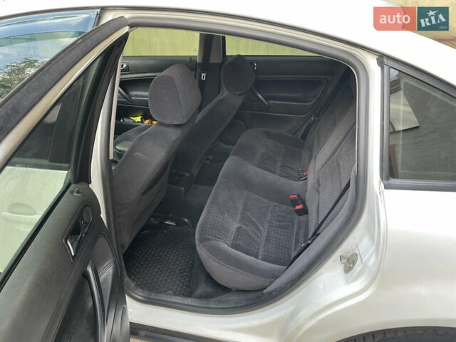 Белый Фольксваген Пассат, объемом двигателя 1.6 л и пробегом 306 тыс. км за 3200 $, фото 10 на Automoto.ua