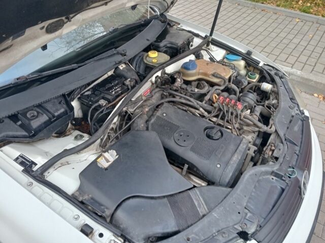 Белый Фольксваген Пассат, объемом двигателя 0 л и пробегом 320 тыс. км за 2650 $, фото 14 на Automoto.ua