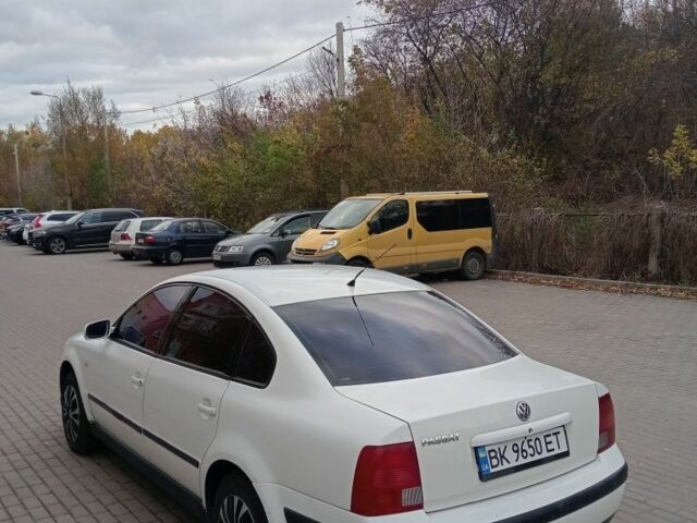 Белый Фольксваген Пассат, объемом двигателя 0 л и пробегом 320 тыс. км за 2650 $, фото 10 на Automoto.ua