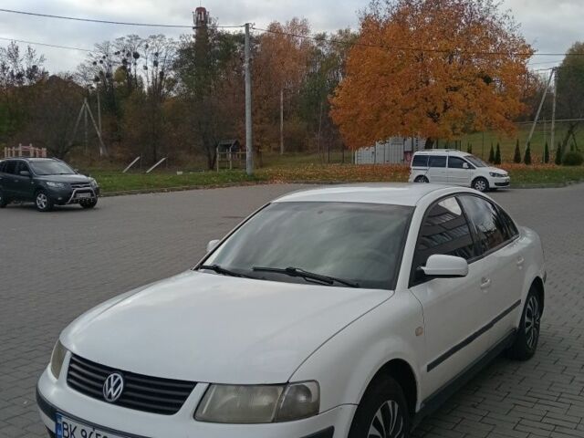 Белый Фольксваген Пассат, объемом двигателя 0 л и пробегом 320 тыс. км за 2650 $, фото 4 на Automoto.ua