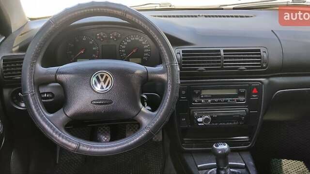 Белый Фольксваген Пассат, объемом двигателя 1.8 л и пробегом 220 тыс. км за 4999 $, фото 23 на Automoto.ua