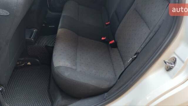 Белый Фольксваген Пассат, объемом двигателя 1.8 л и пробегом 220 тыс. км за 4999 $, фото 24 на Automoto.ua