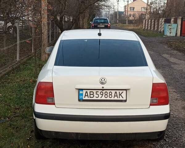 Белый Фольксваген Пассат, объемом двигателя 1.78 л и пробегом 369 тыс. км за 3800 $, фото 4 на Automoto.ua