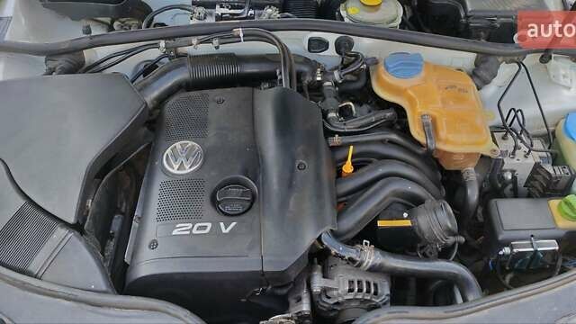 Белый Фольксваген Пассат, объемом двигателя 1.8 л и пробегом 220 тыс. км за 4999 $, фото 21 на Automoto.ua