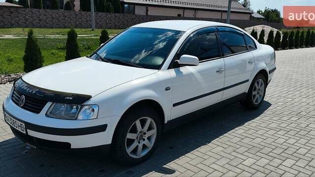 Белый Фольксваген Пассат, объемом двигателя 1.8 л и пробегом 220 тыс. км за 4999 $, фото 9 на Automoto.ua