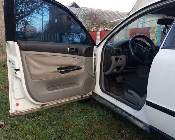 Белый Фольксваген Пассат, объемом двигателя 1.78 л и пробегом 369 тыс. км за 3800 $, фото 6 на Automoto.ua